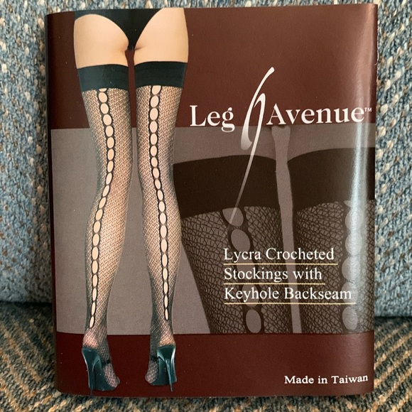 SUPER SEXY LEG AVENUE Crochet Net Stockings with Keyhole Backseam. - Picture 1 of 8